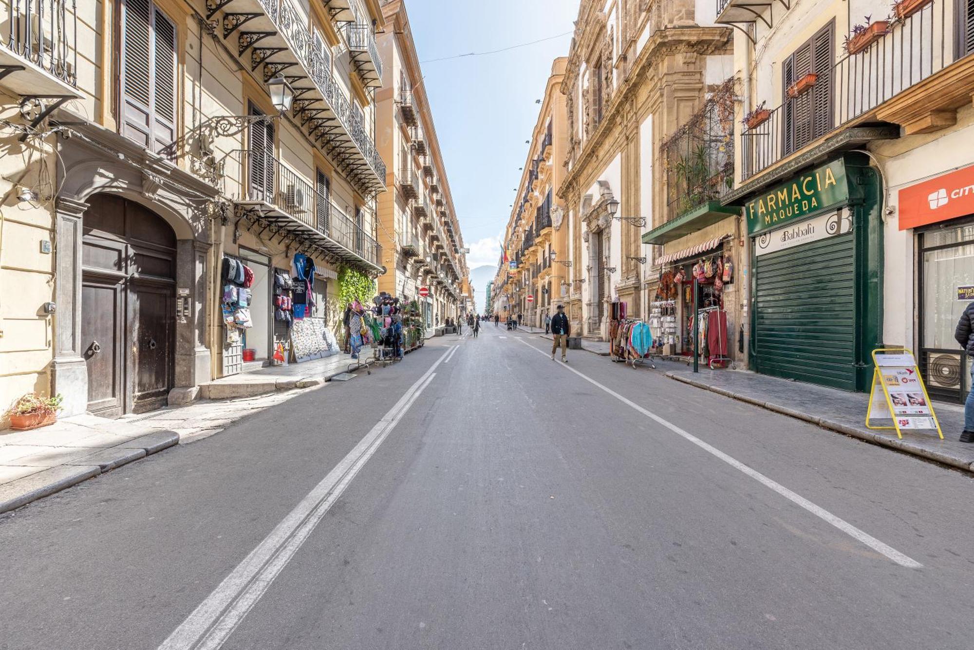Sicilia Bella Maqueda Apartment Palermo Bagian luar foto